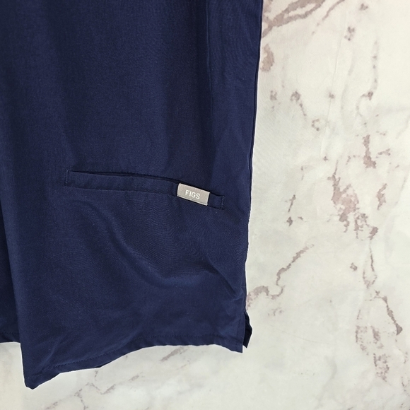 FIGS Top Womens XXS Blue Casma 3 Pocket Navy Short Scrub V Neck 1815 - Picture 4 of 10